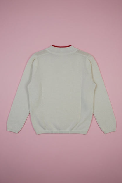 Pull blanc avec détails rouges – by Zainab