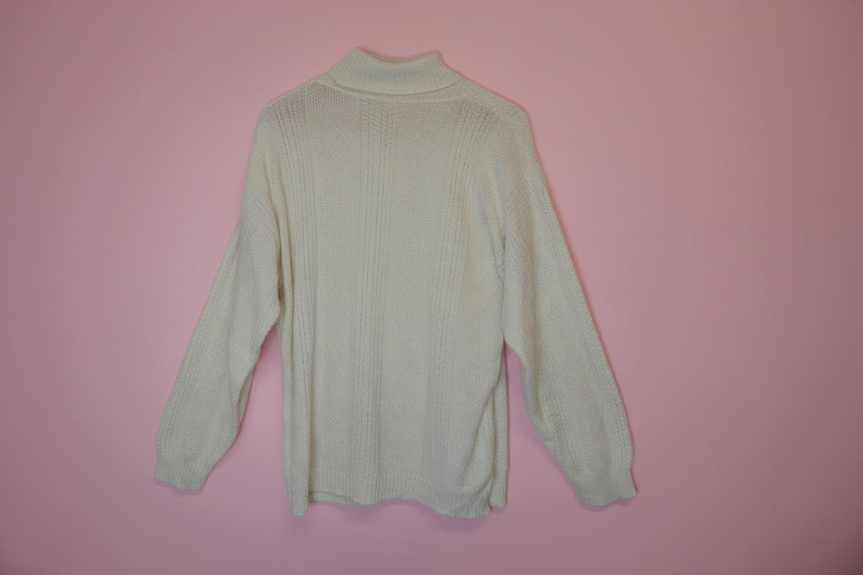 Pull blanc col roulé – by Zainab