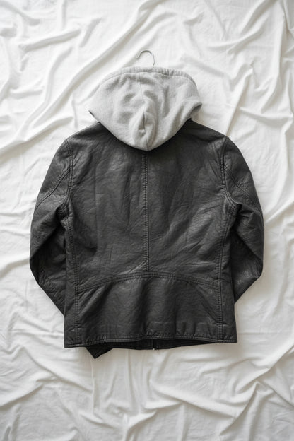 Veste En Cuir À Capuche - by PLAN.BEE