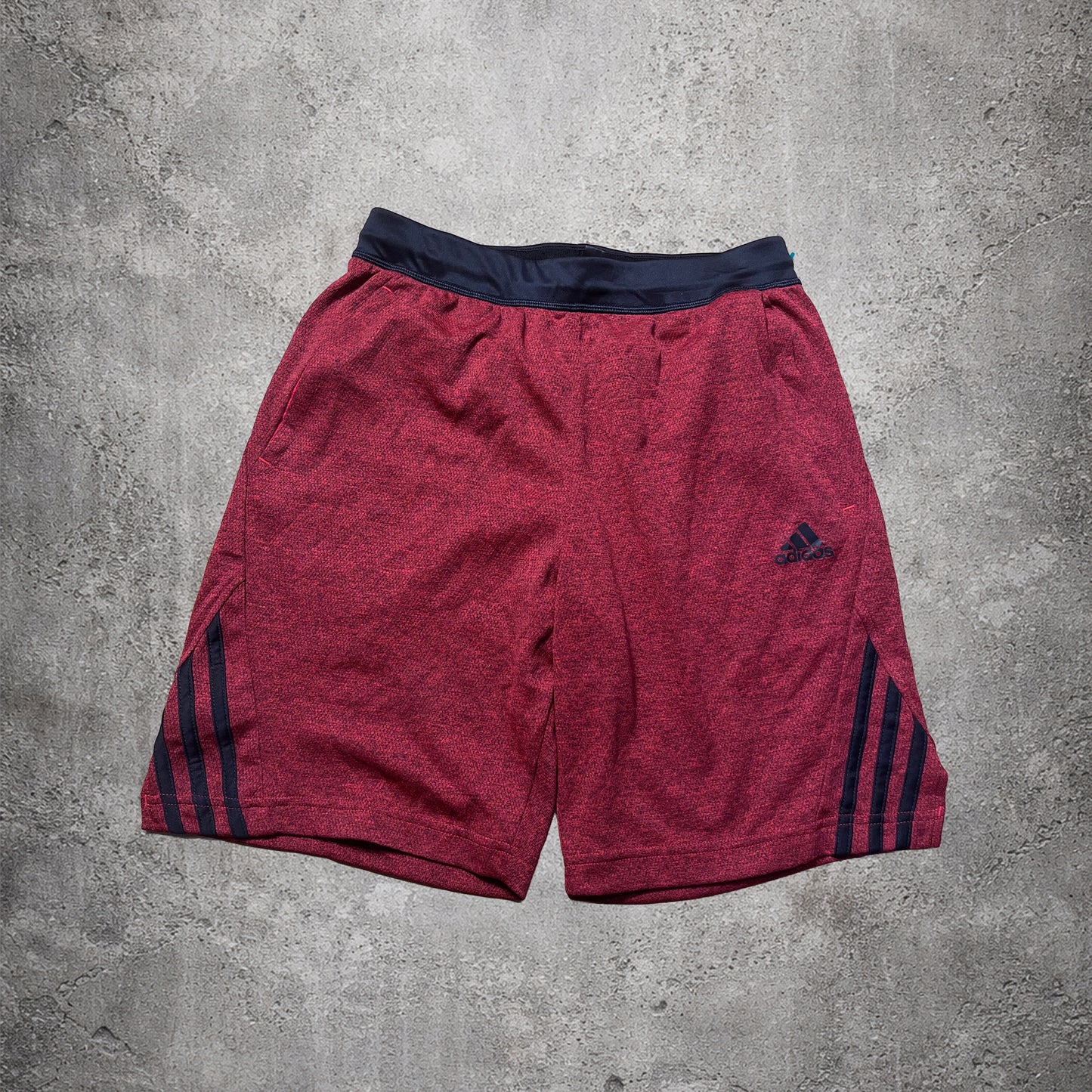 Short de sport rouge Adidas – Taille – S