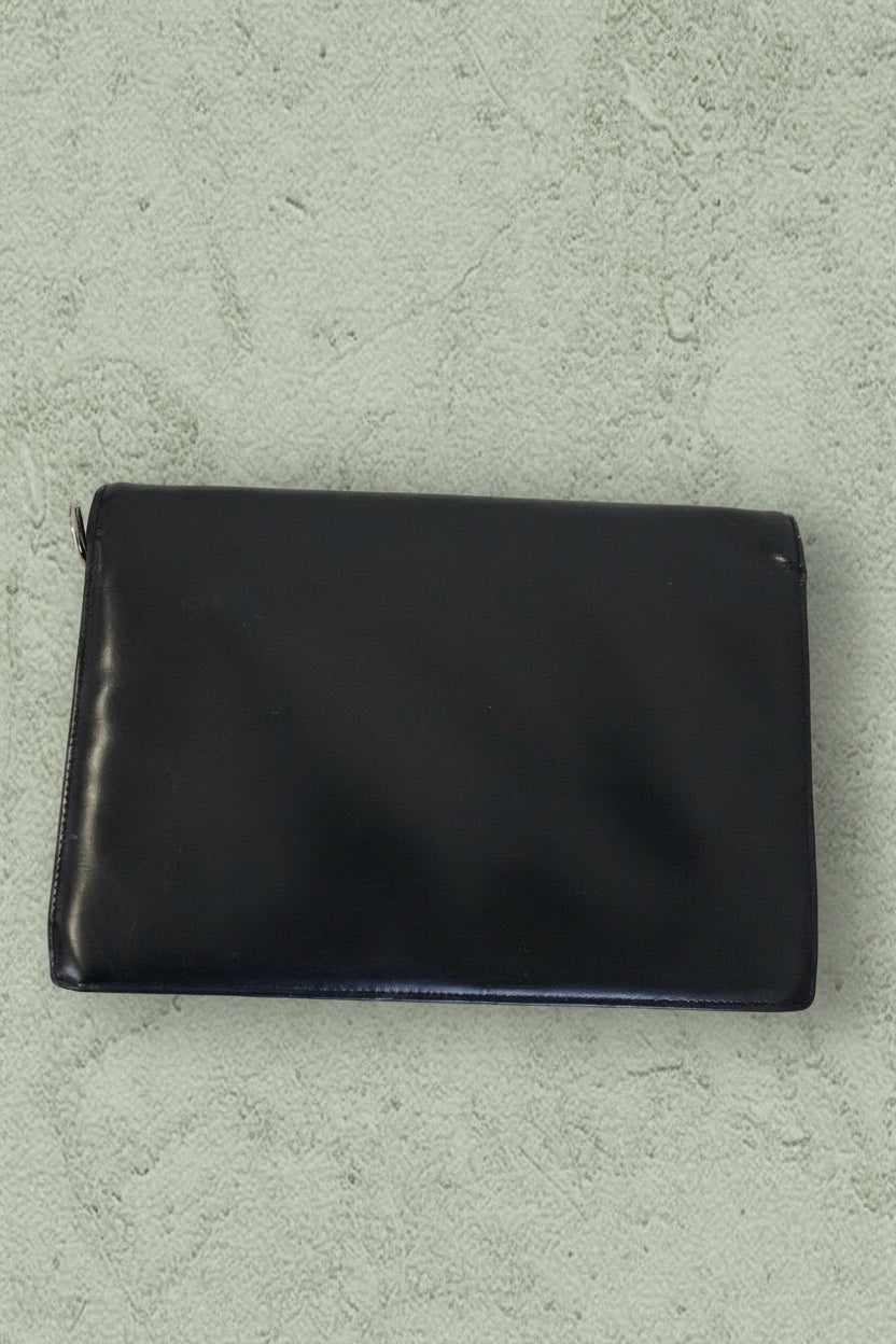 Pochette à Main en Cuir Brillant – by YANNIS KINGSTON