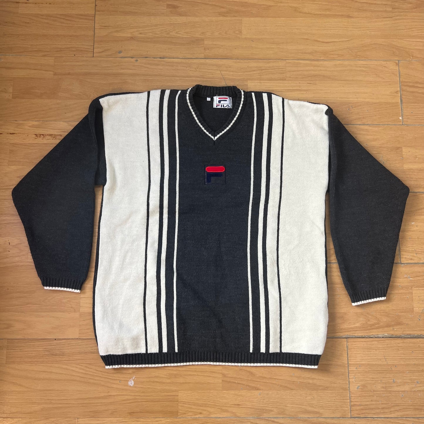 Pull col V gris et crème - Fila - Taille XXL by SARLOTTE