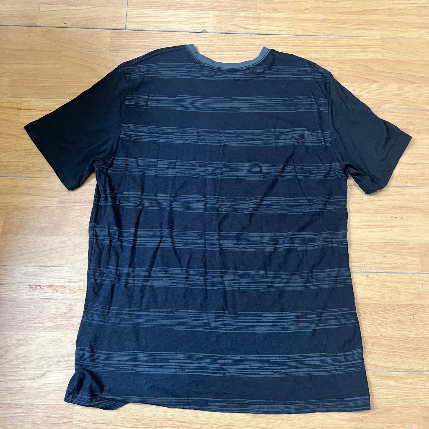 T-shirt Nike noir à rayures grises – Taille XL