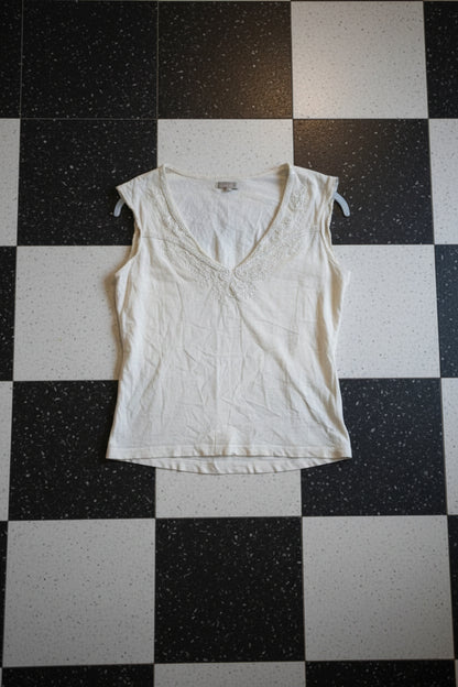 Top blanc chic à perles – BY SARAH LANG