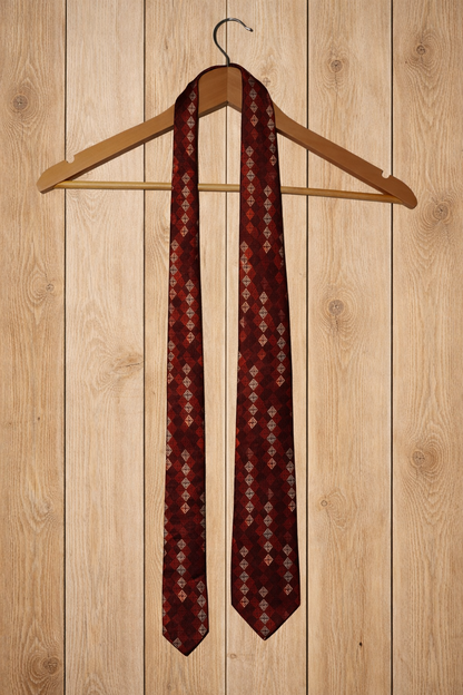 Cravate Rouge – By BÉATRICE