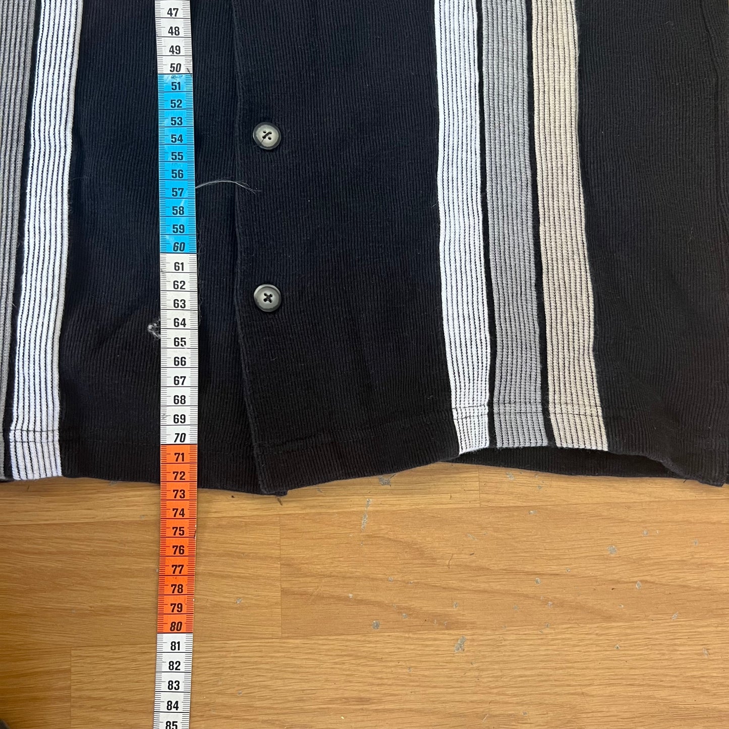 Chemise noire manches courtes avec bandes blanches - Taille M by SARLOTTE