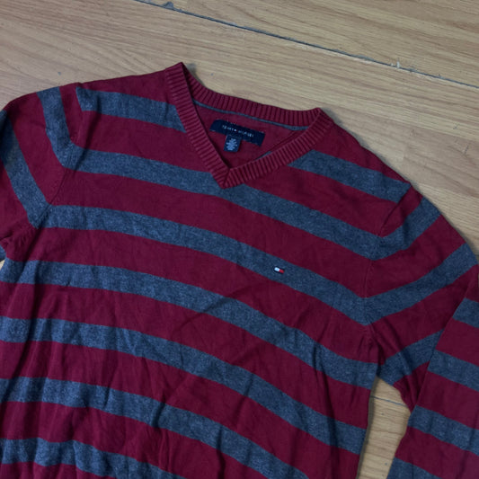 Pull col V Tommy Hilfiger rouge et gris – Taille S