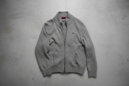 Pull gris zippé – by Zainab