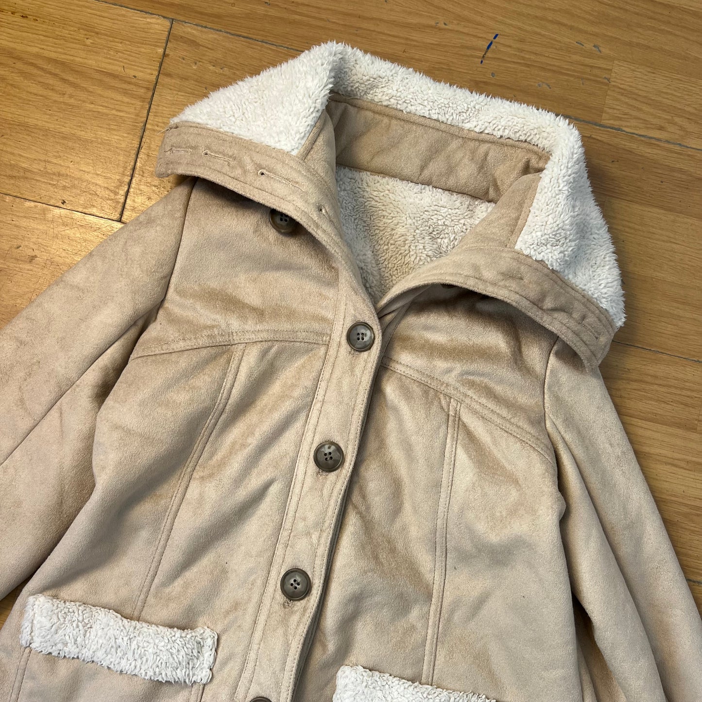 Veste mouton crème boutonnée by ZAINAB