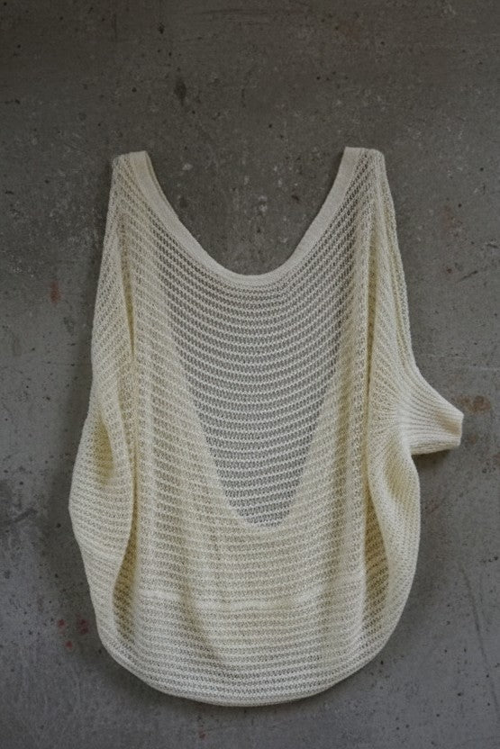 Shrug blanc en maille – by Zainab