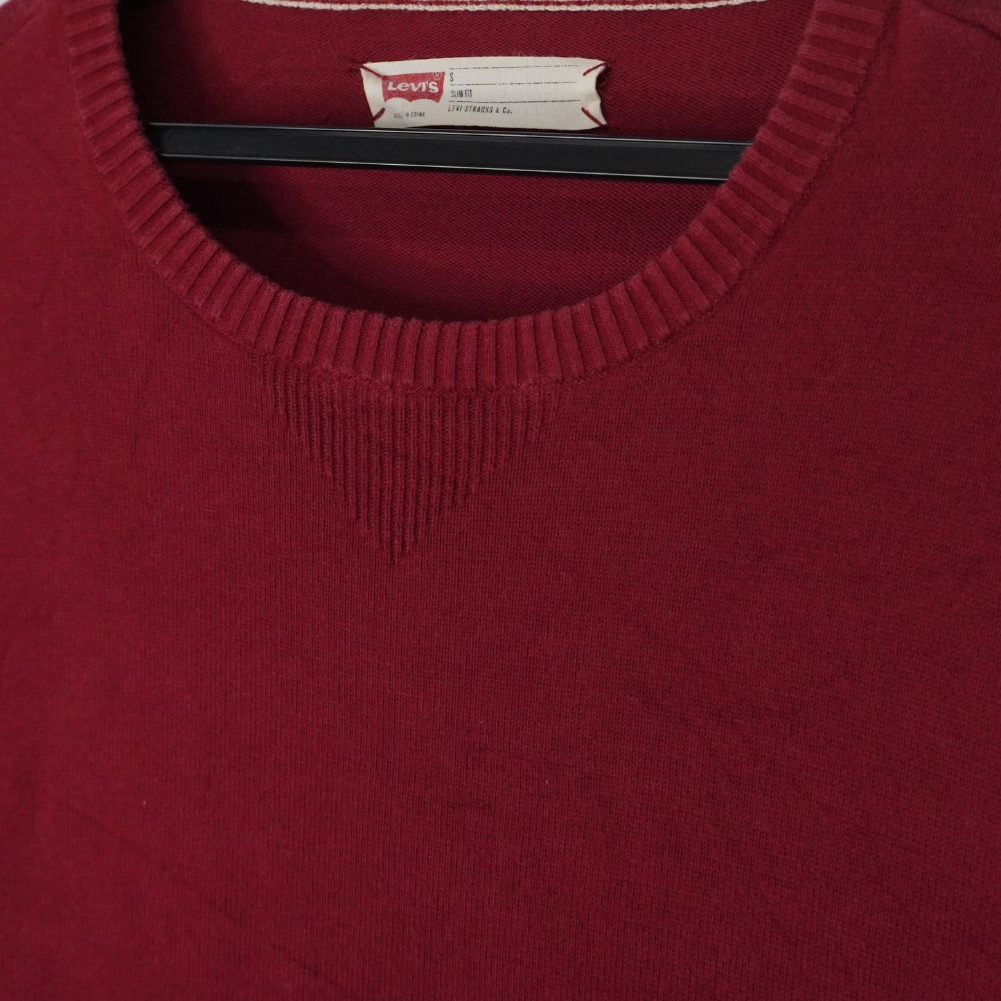 Sweatshirt rouge LEVI’S – taille S (oversized)
