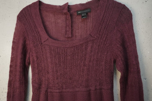 Robe aubergine mi-longue en laine – taille M