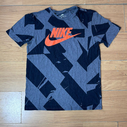 T-shirt Nike – Taille M (coton, logo orange)