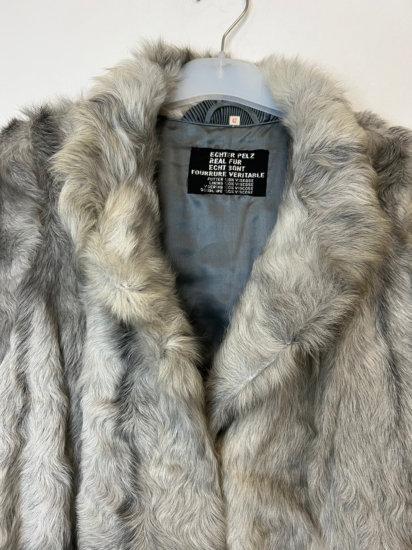 Manteau En Fourrure - by BÉATRICE