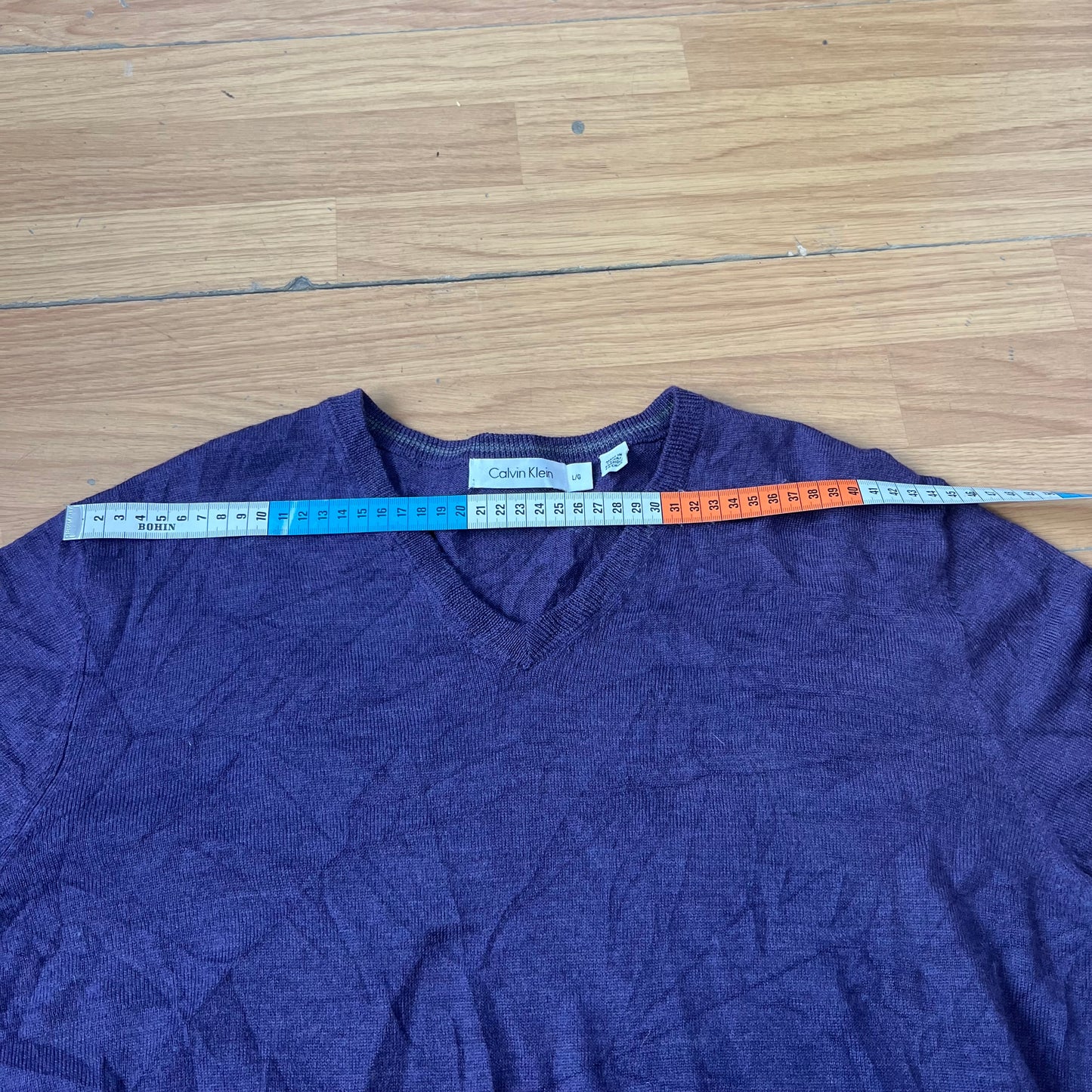 Pull col V violet Calvin Klein – Taille L