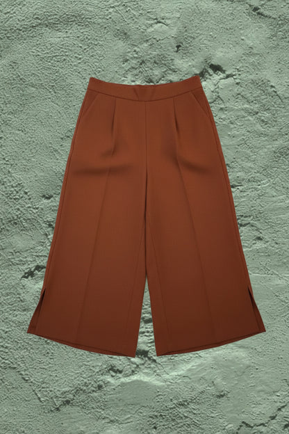 Pantalon Oversized Cozy Brun – by YANNIS KINGSTON