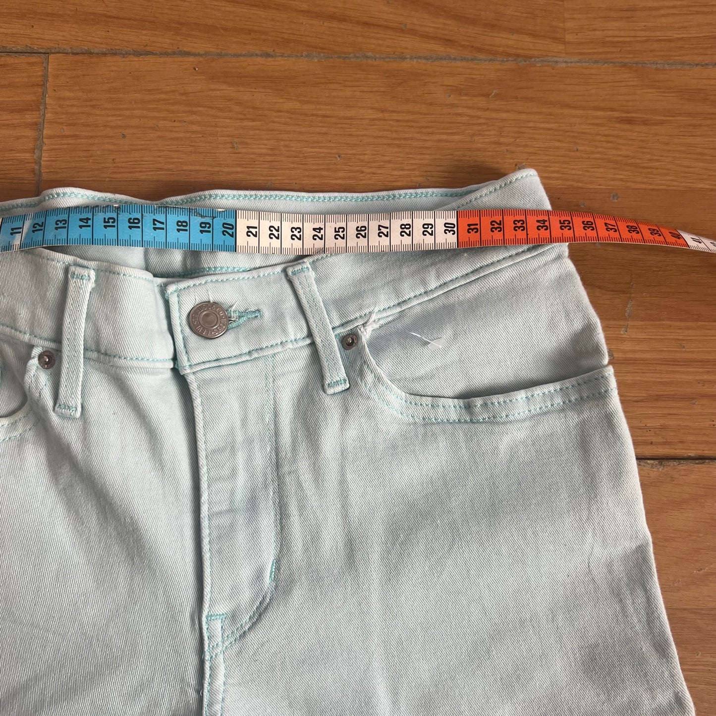 Short en jean bleu clair - Levi’s - Taille 27 by SARLOTTE