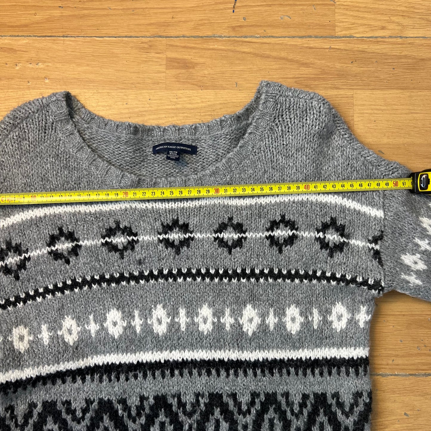 Pull gris motif noir et blanc - American Eagle Outfitters - Taille XS