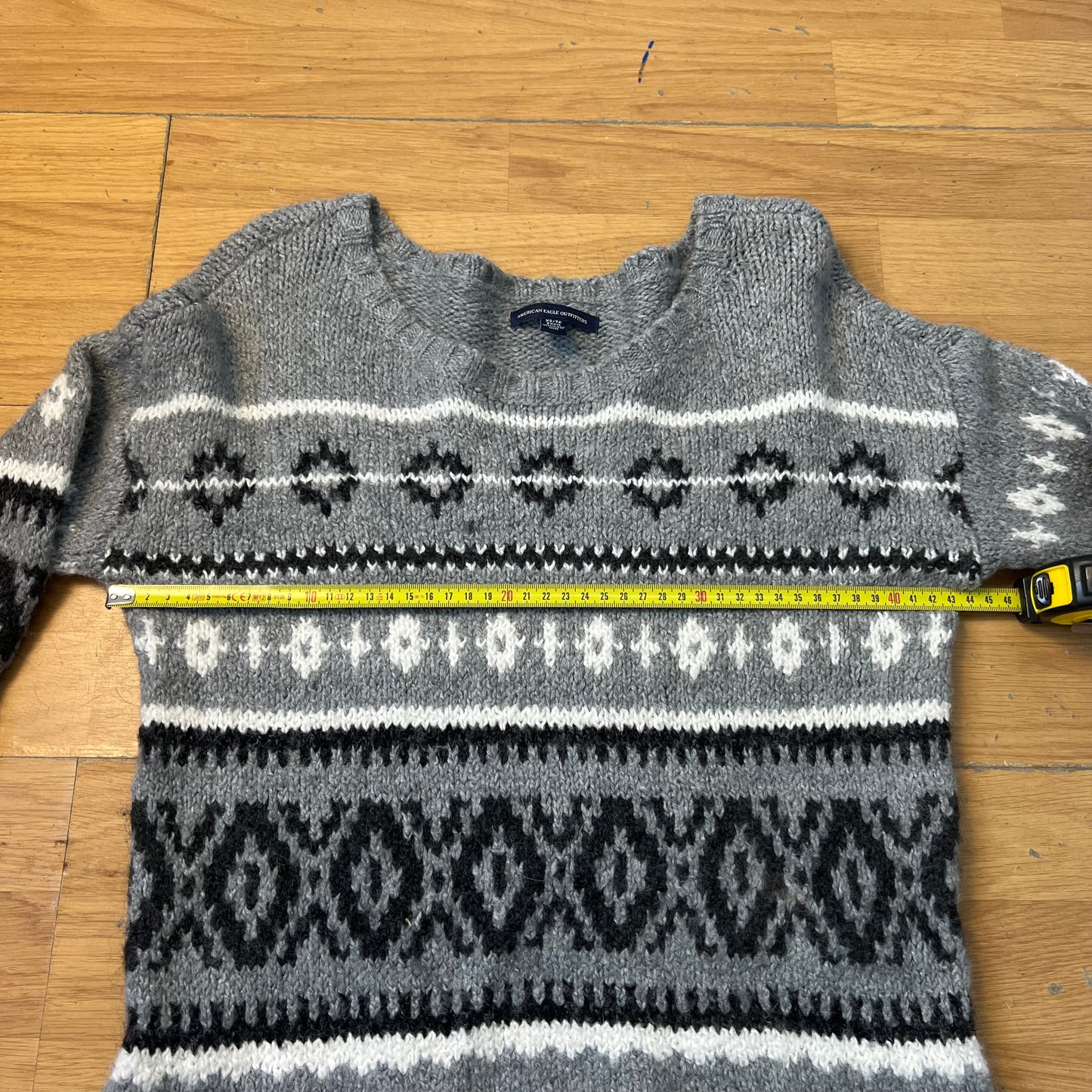 Pull gris motif noir et blanc - American Eagle Outfitters - Taille XS