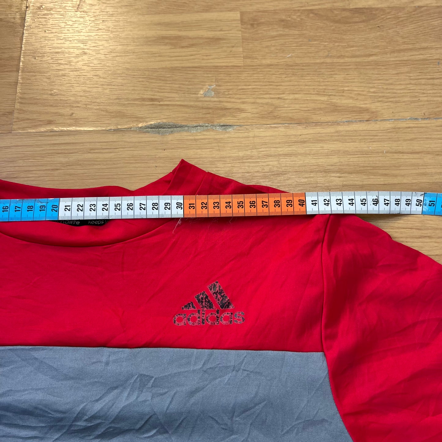 T-shirt gris et rouge - Adidas - Taille S