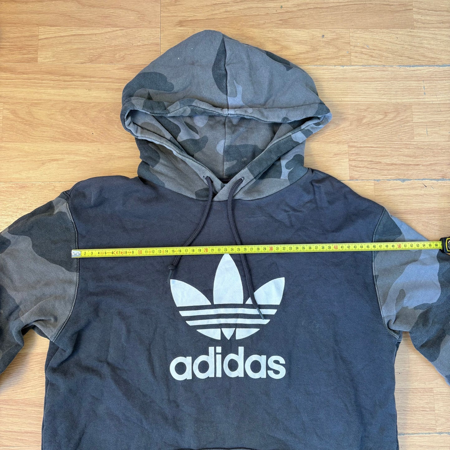 Hoodie gris motif militaire - Adidas - Taille M