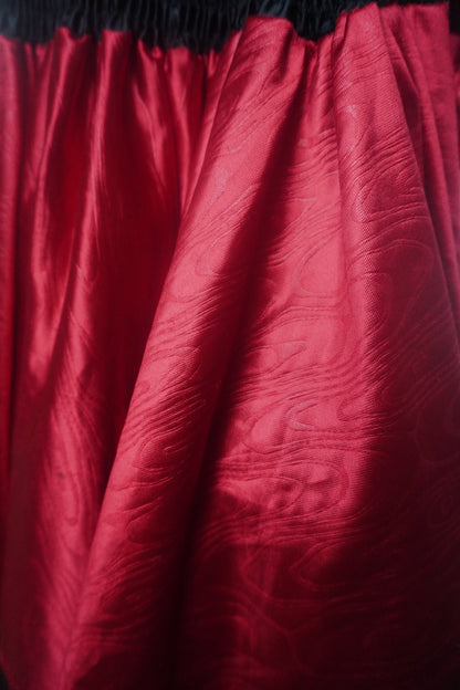 Lolita Robe - Bas Rouge Bouffant – Haut Noir Dentelle avec Ruban – Gros Nœud Rouge - Taille M/L