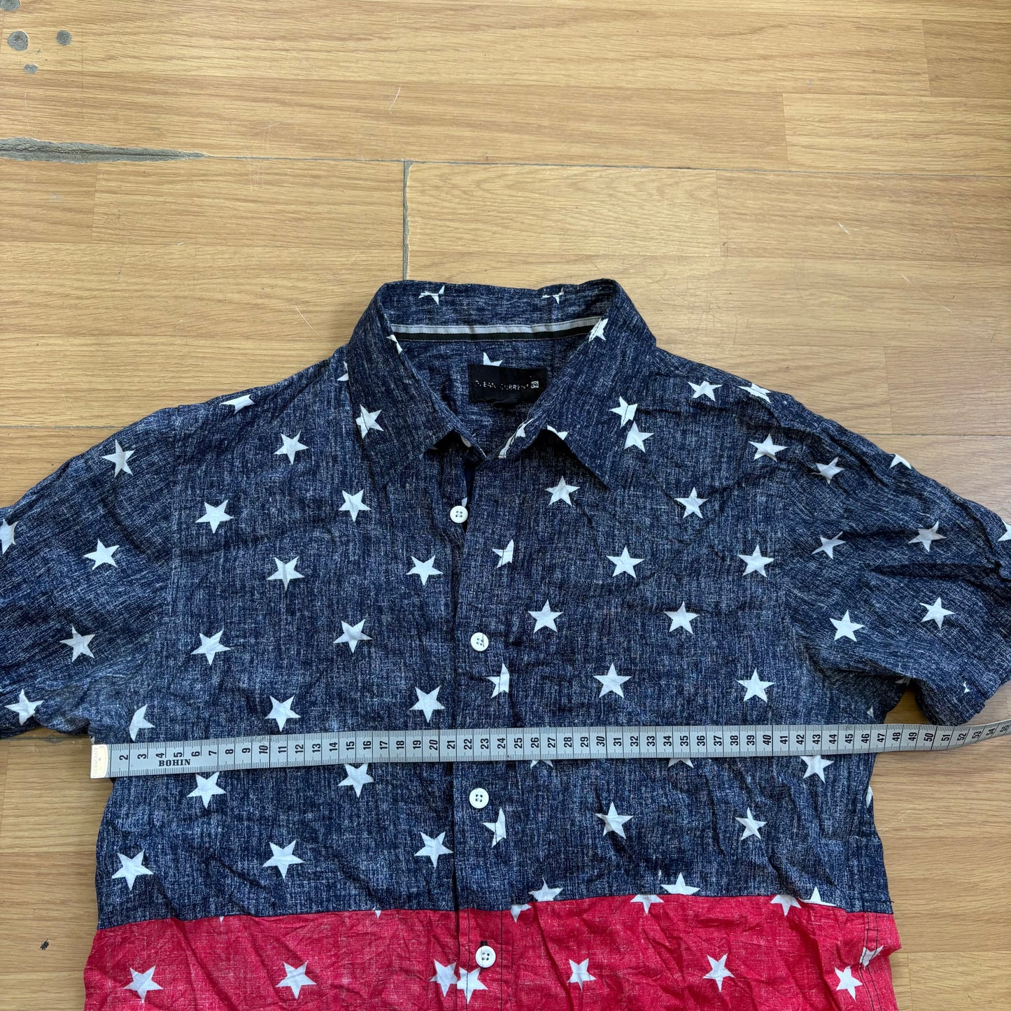 Chemise manches courtes bleu et rouge étoilée - Taille S