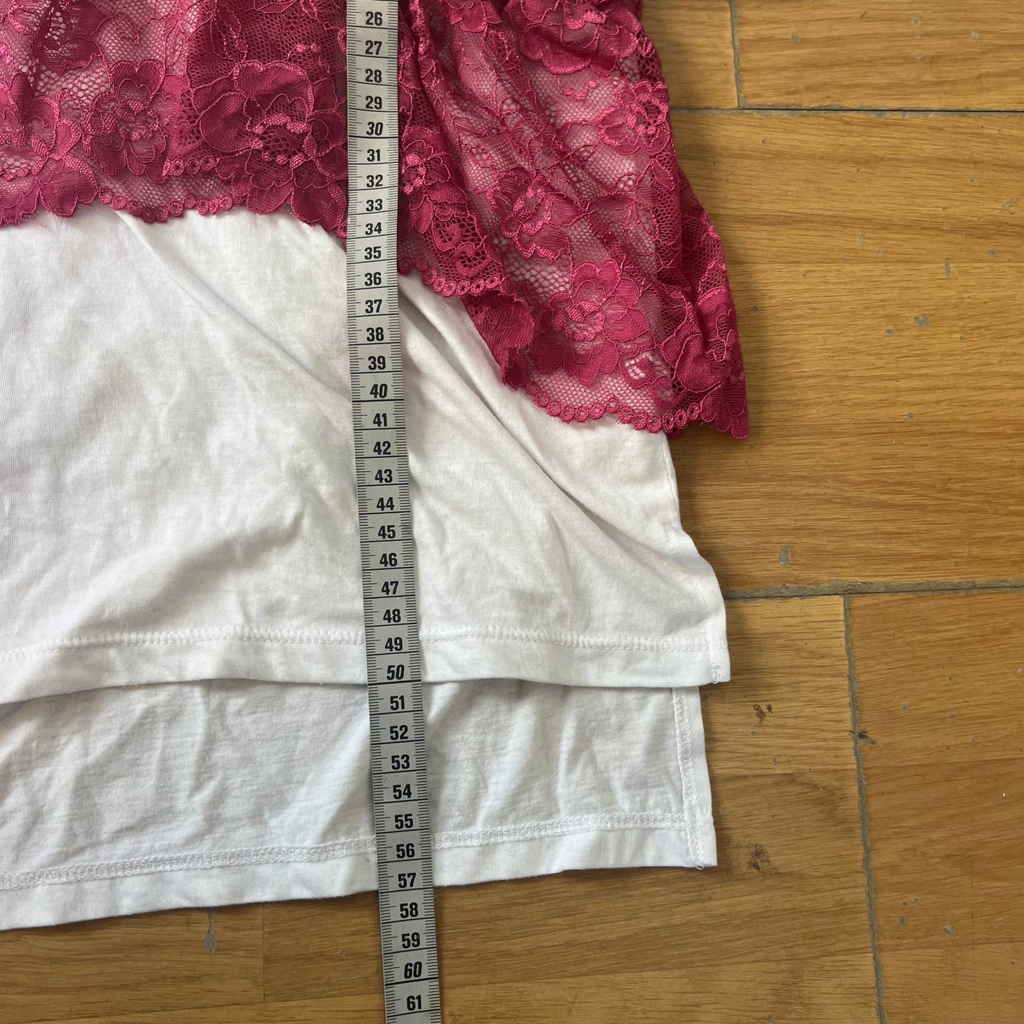 T-shirt blanc avec effet crop top en dentelle rose - Earth Music & Ecology - Taille S by SARLOTTE