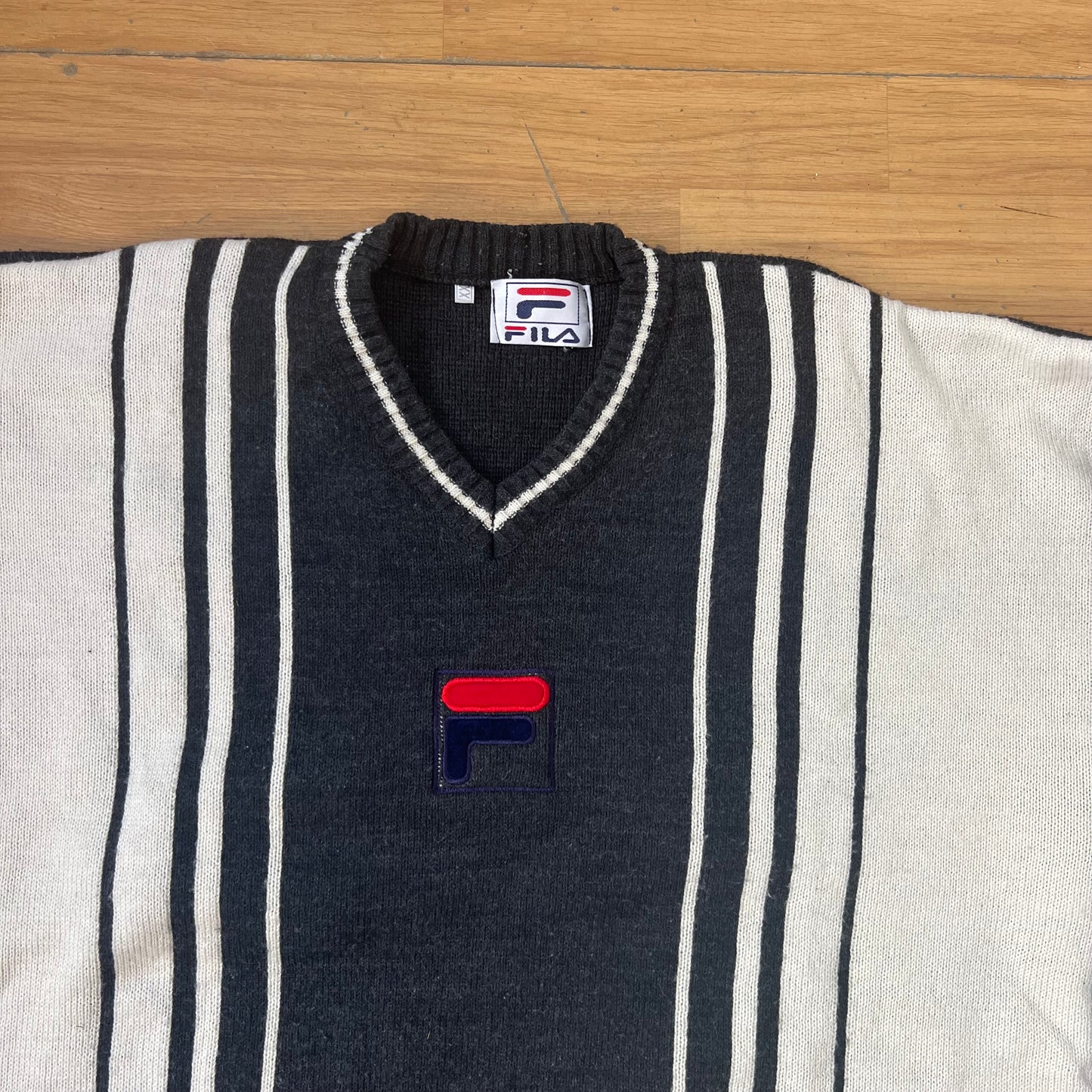 Pull col V gris et crème - Fila - Taille XXL by SARLOTTE