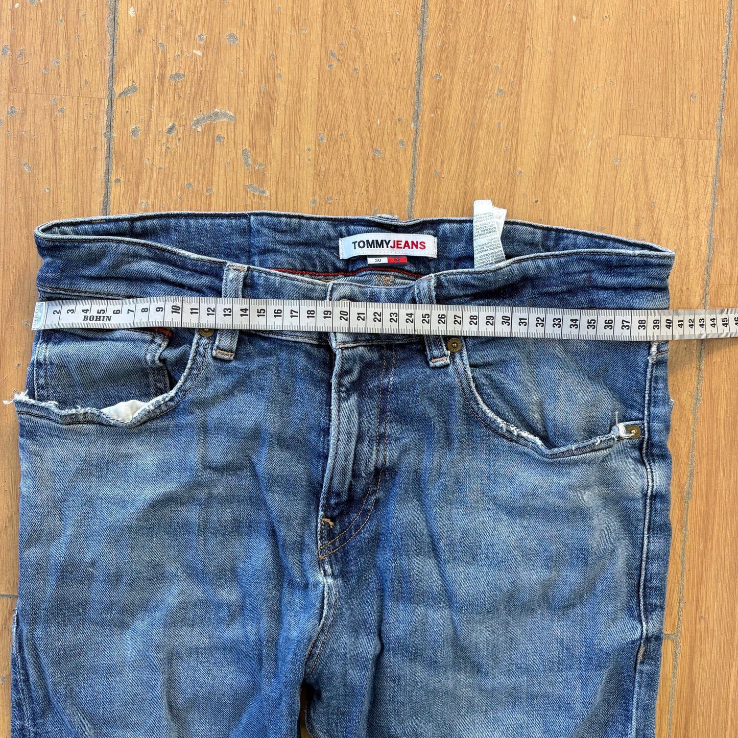 Jean bleu troué Straight cut - Tommy Jeans - Taille w30 l32