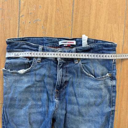 Jean bleu troué Straight cut - Tommy Jeans - Taille w30 l32
