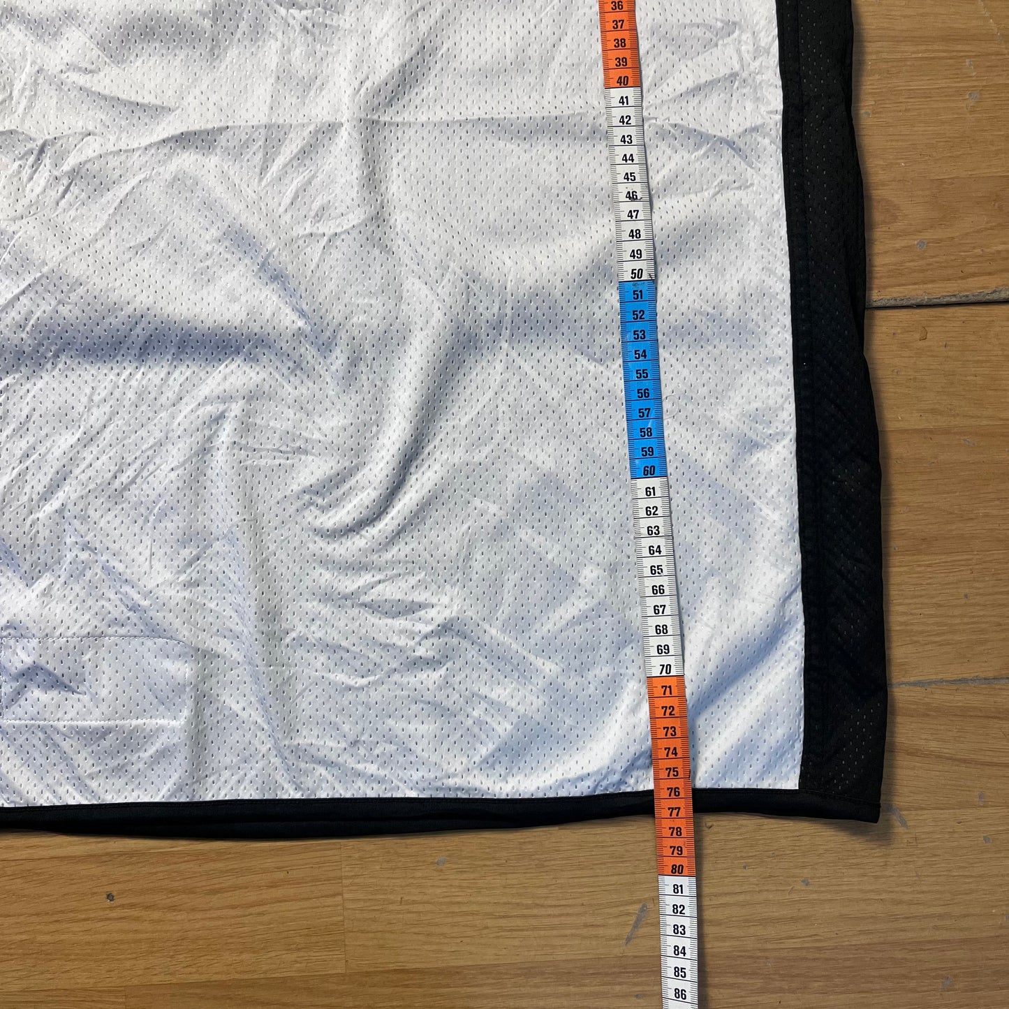 Maillot de basketball blanc et noir – Taille – M