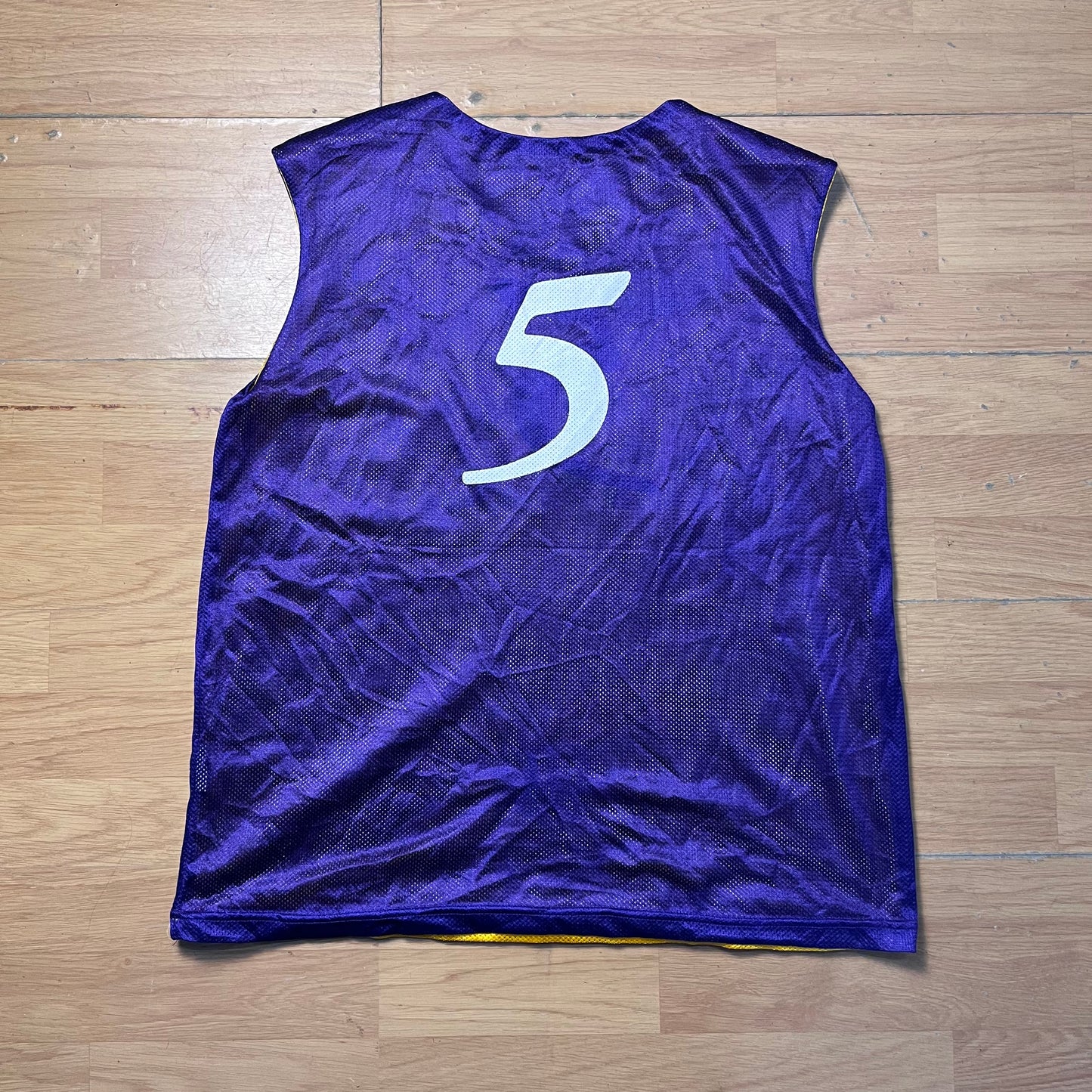 Maillot de basketball violet et jaune YMCA – Taille – L