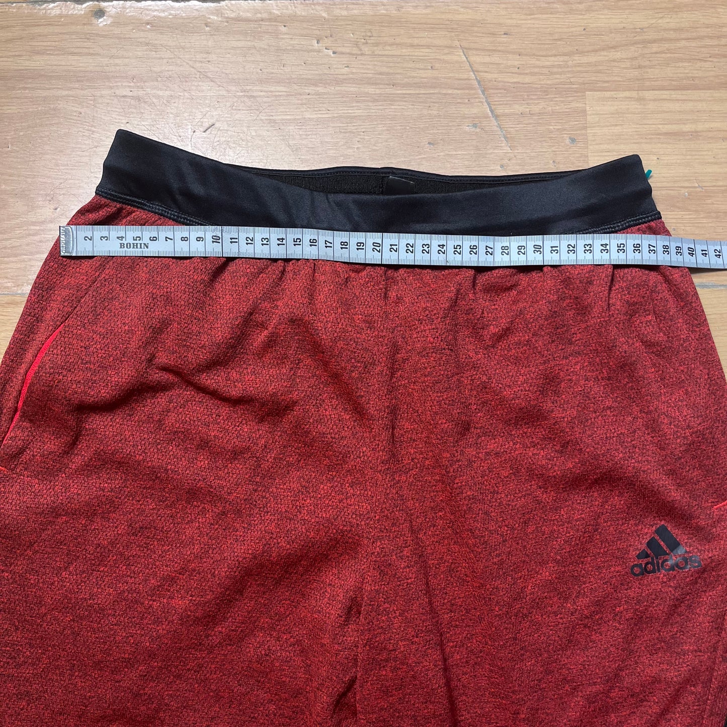 Short de sport rouge Adidas – Taille – S