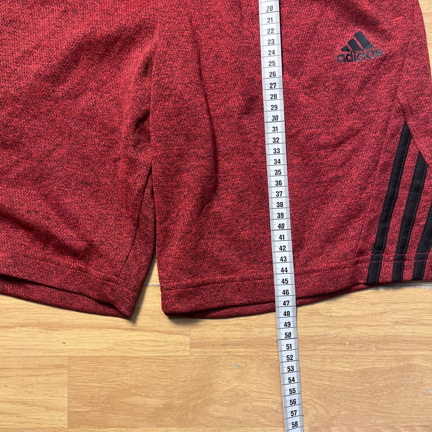 Short de sport rouge Adidas – Taille – S